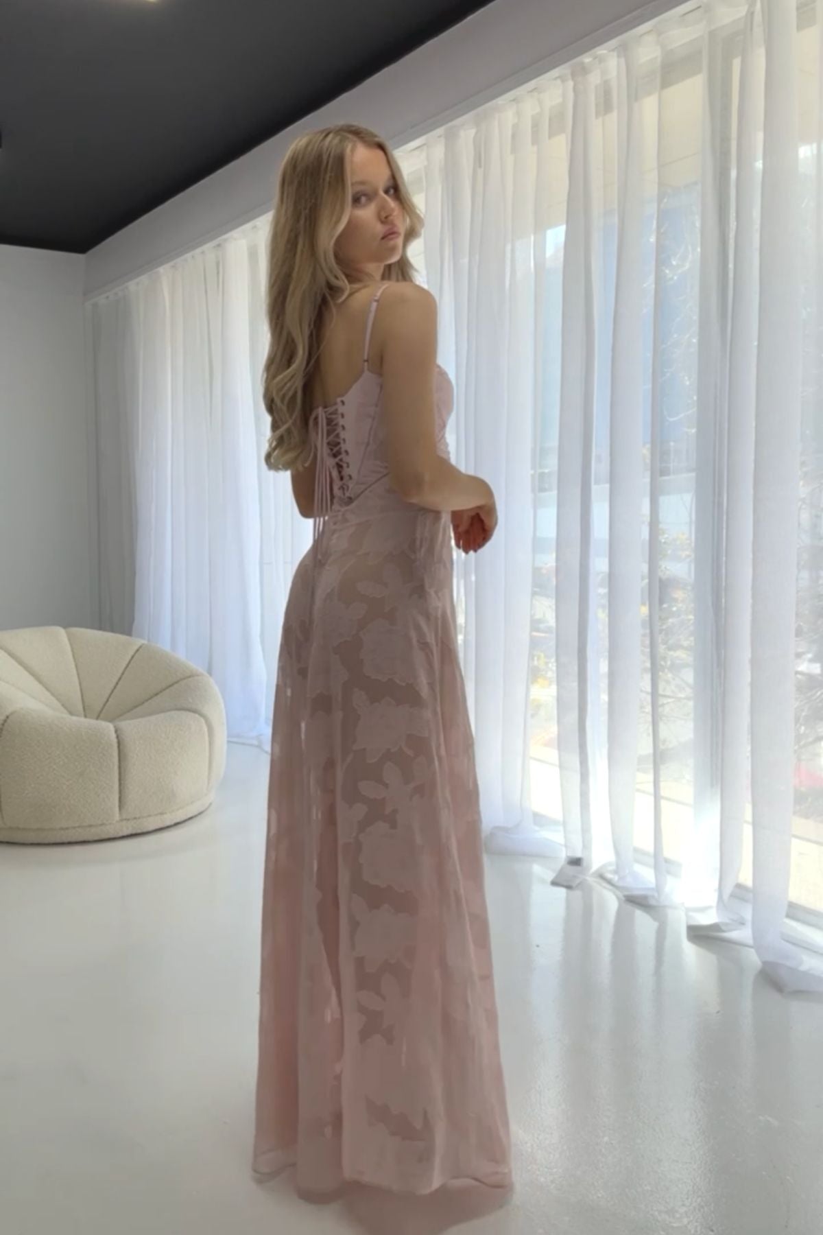 Seren Gown (Pink) – First Date Rentals